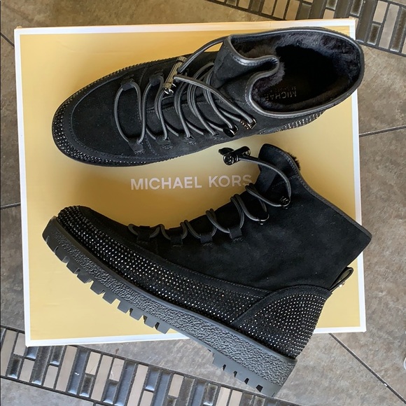 MICHAEL KORS MARLEY BOOTIE SUEDE BLACK - Picture 15 of 16